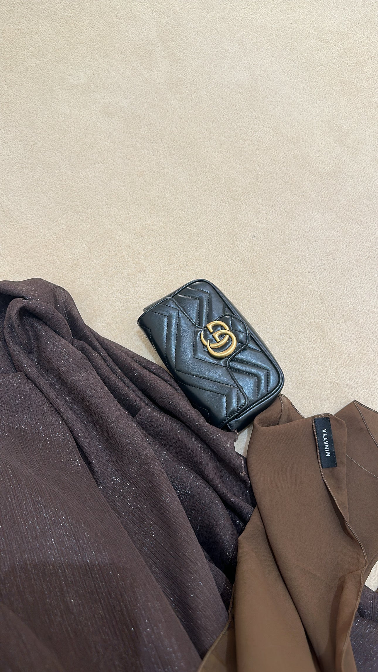 Almas | Brown