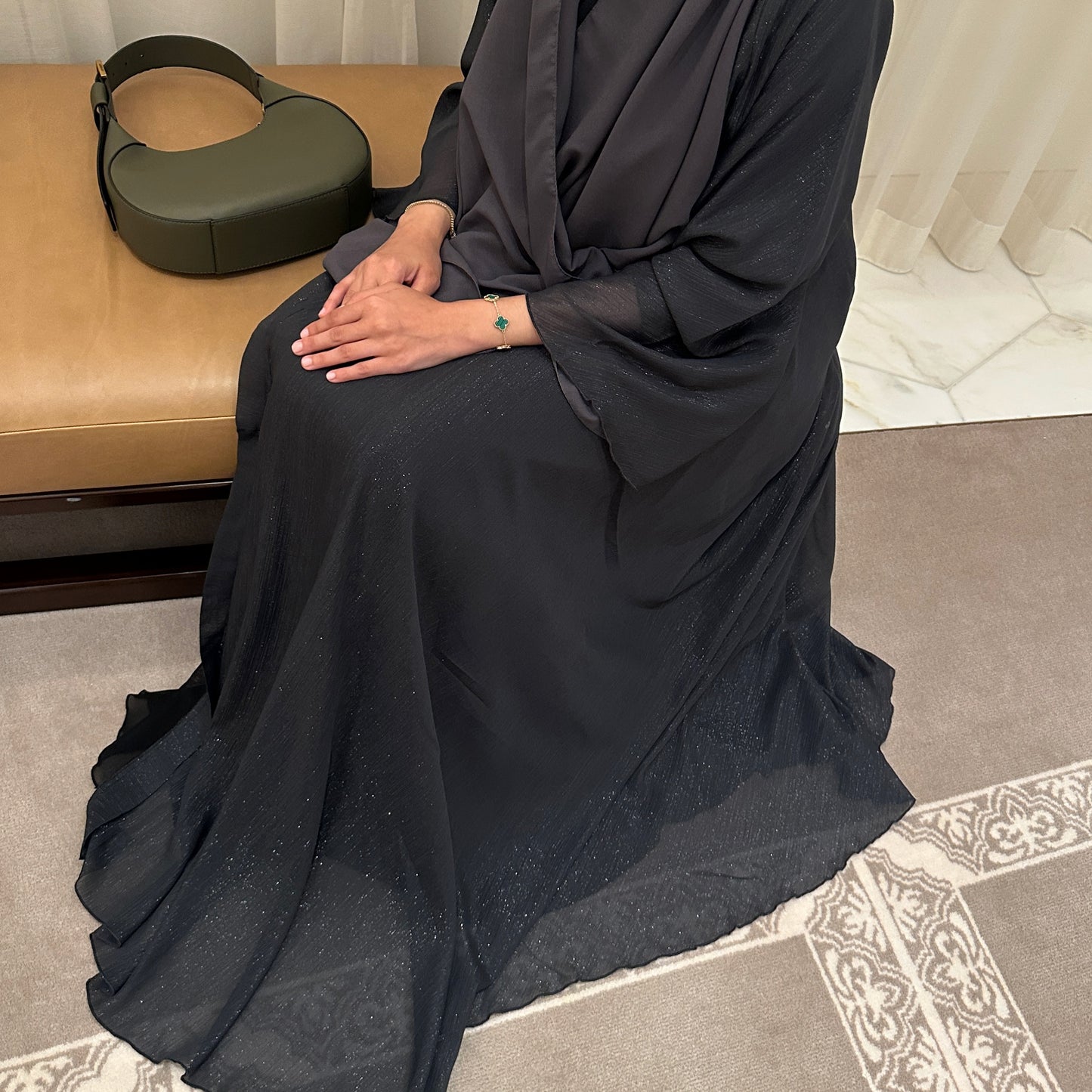 Almas | Dark Grey